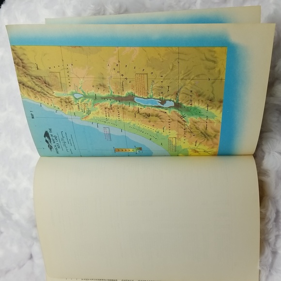 Peloubet's Bible Dictionary Red Hardcover Book - Picture 13 of 16